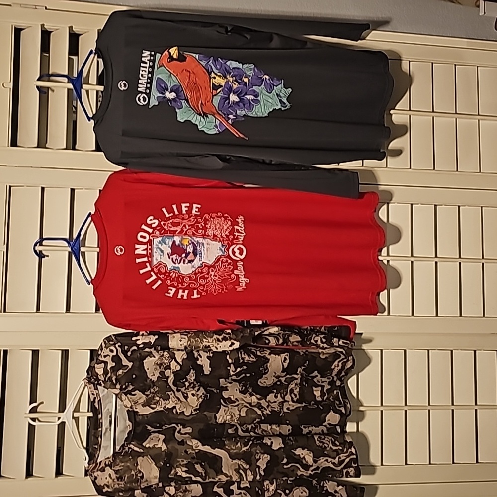 Magellan Illinois Lot of XL and XXL Womens Rash Gaurd Dry Wicking Shirts